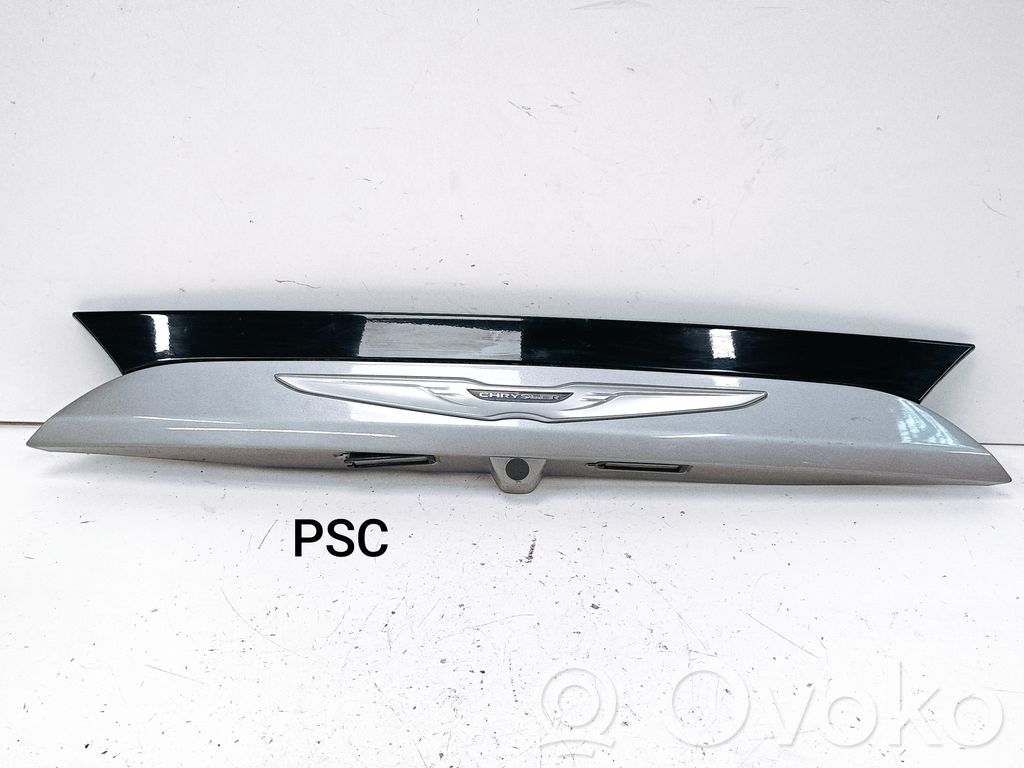 Chrysler Pacifica Trunk door license plate light bar 