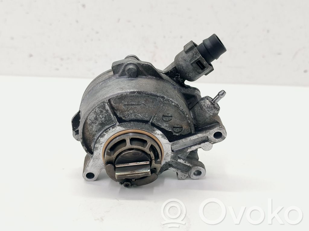 BMW X5M E70 Vacuum pump 