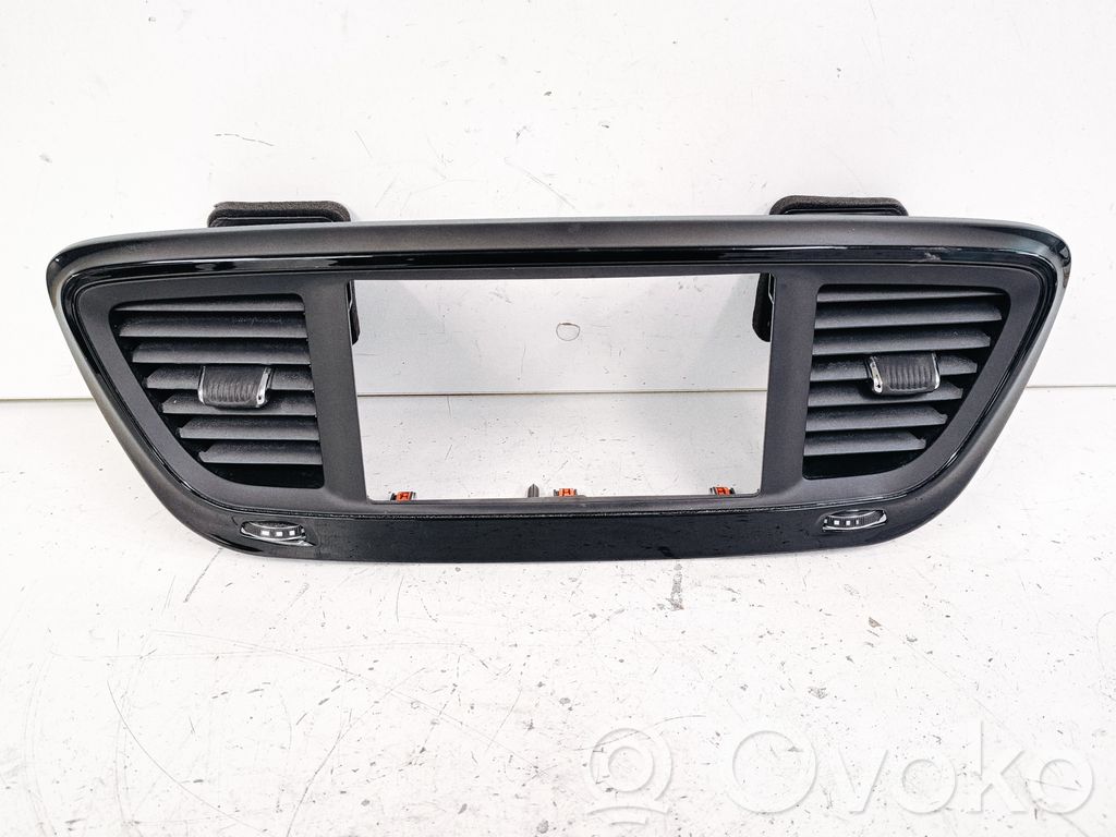 Chrysler Pacifica Centrinės oro grotelės 