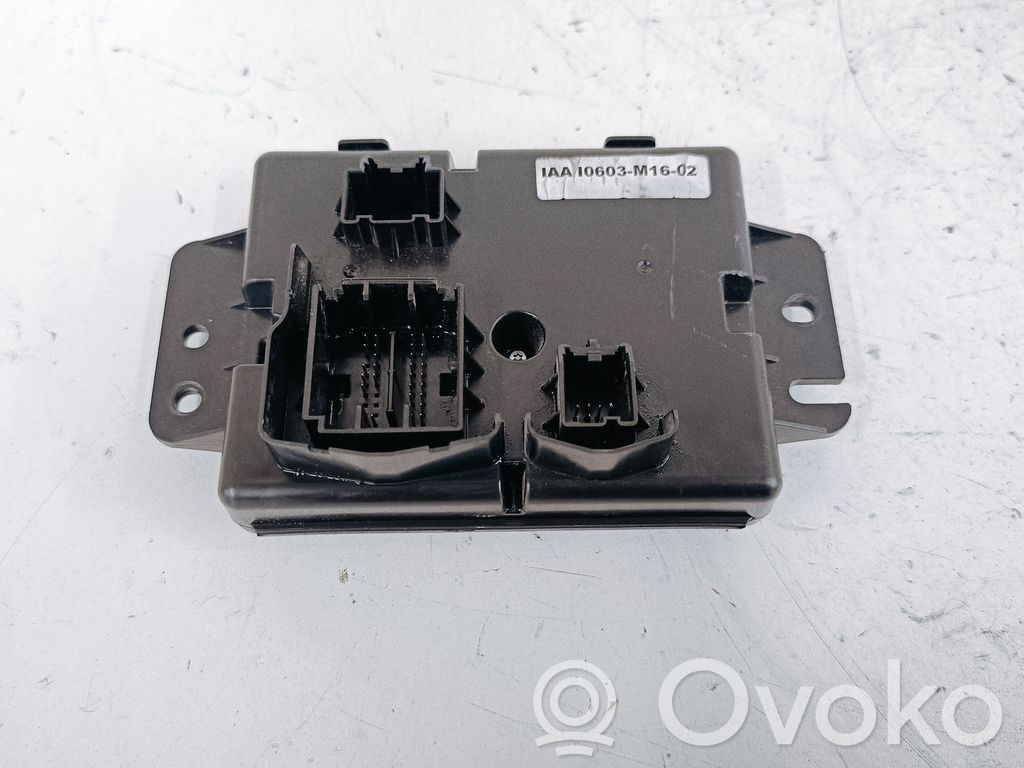 Chrysler Pacifica Air conditioning/heating control unit 