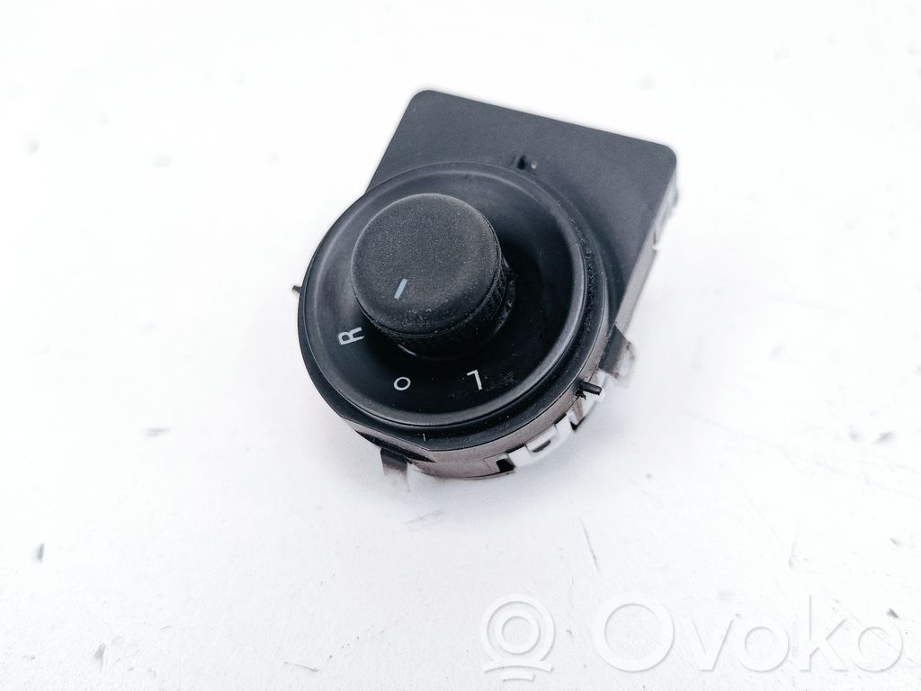 Buick Encore I Wing mirror switch 