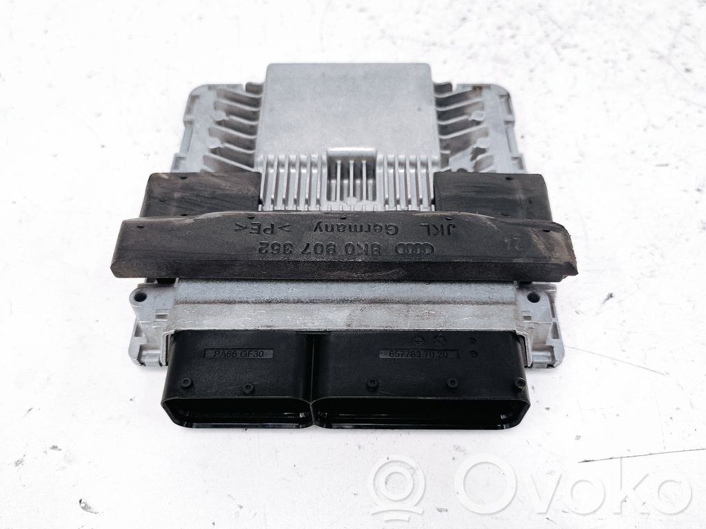 Engine control unit/module   8R0907559G,5WP46282