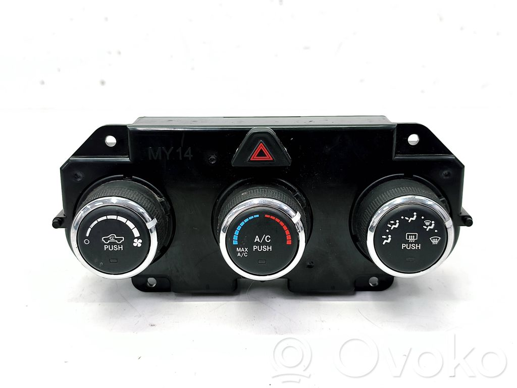 Dodge RAM 1500 DS Climate control unit 
