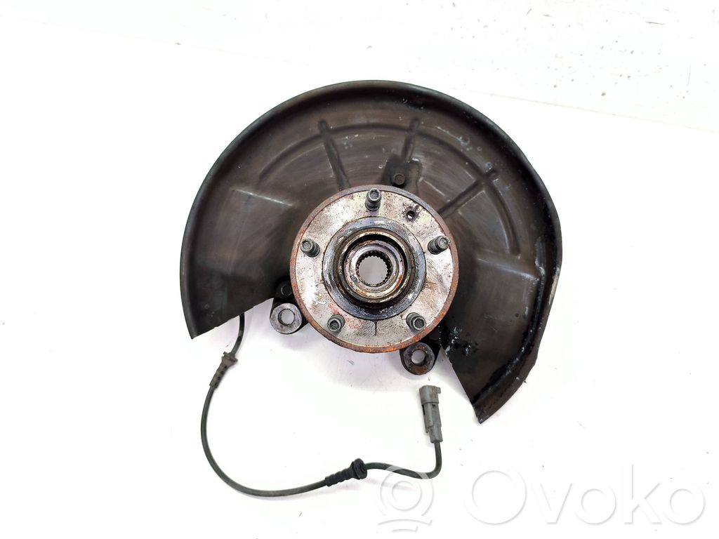 Cubo de rueda delantera   13588470