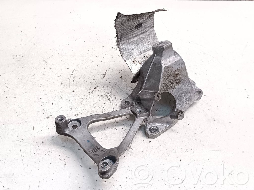 Audi Q7 4M Engine mounting bracket 