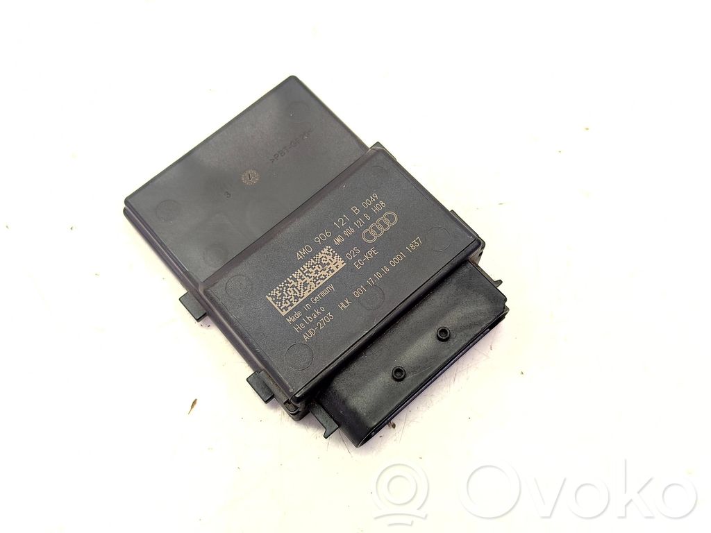 Fuel injection pump control unit/module   4M0906121B
