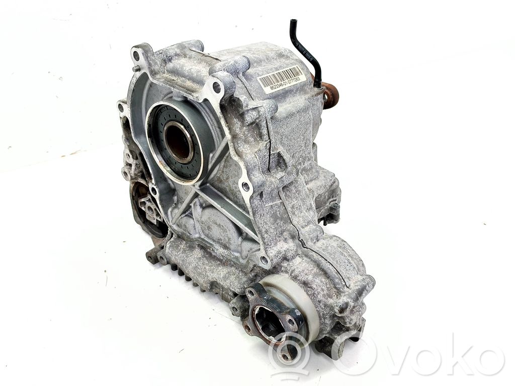 BMW 4 F32 F33 Skrzynia rozdzielcza / Reduktor 