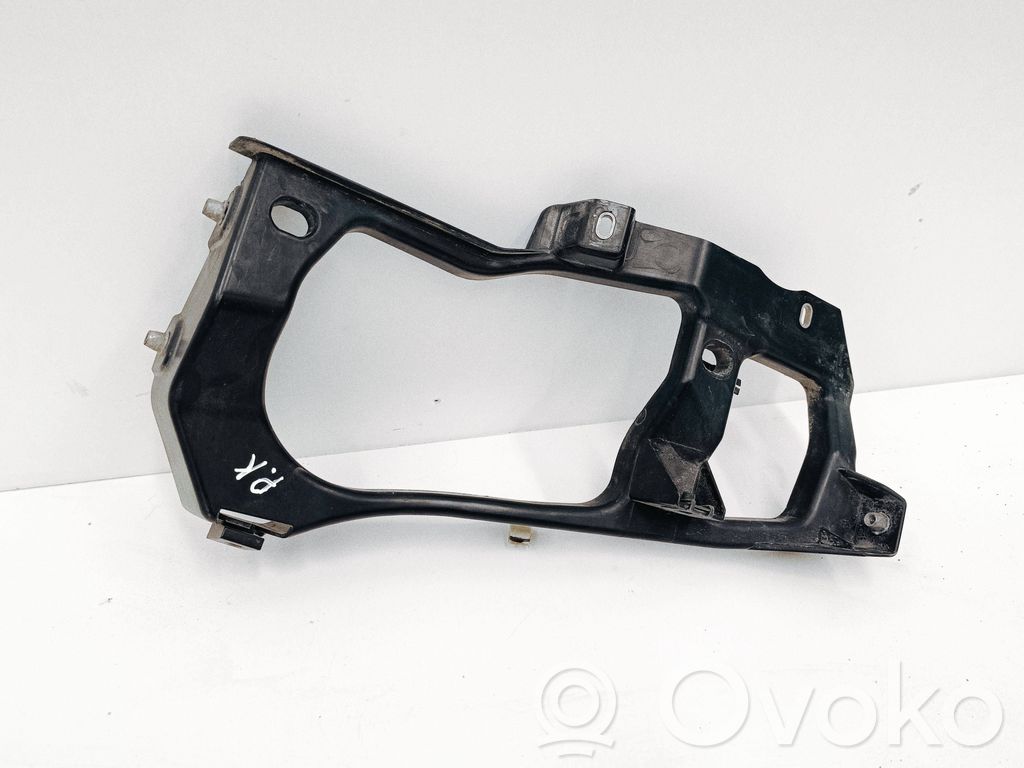 Volkswagen Touareg II Staffa faro/fanale 