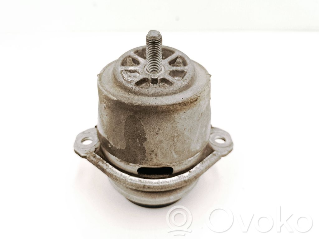 Engine mount bracket   7P6199131D
