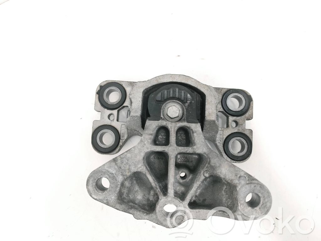 Volvo XC60 Engine mount bracket 