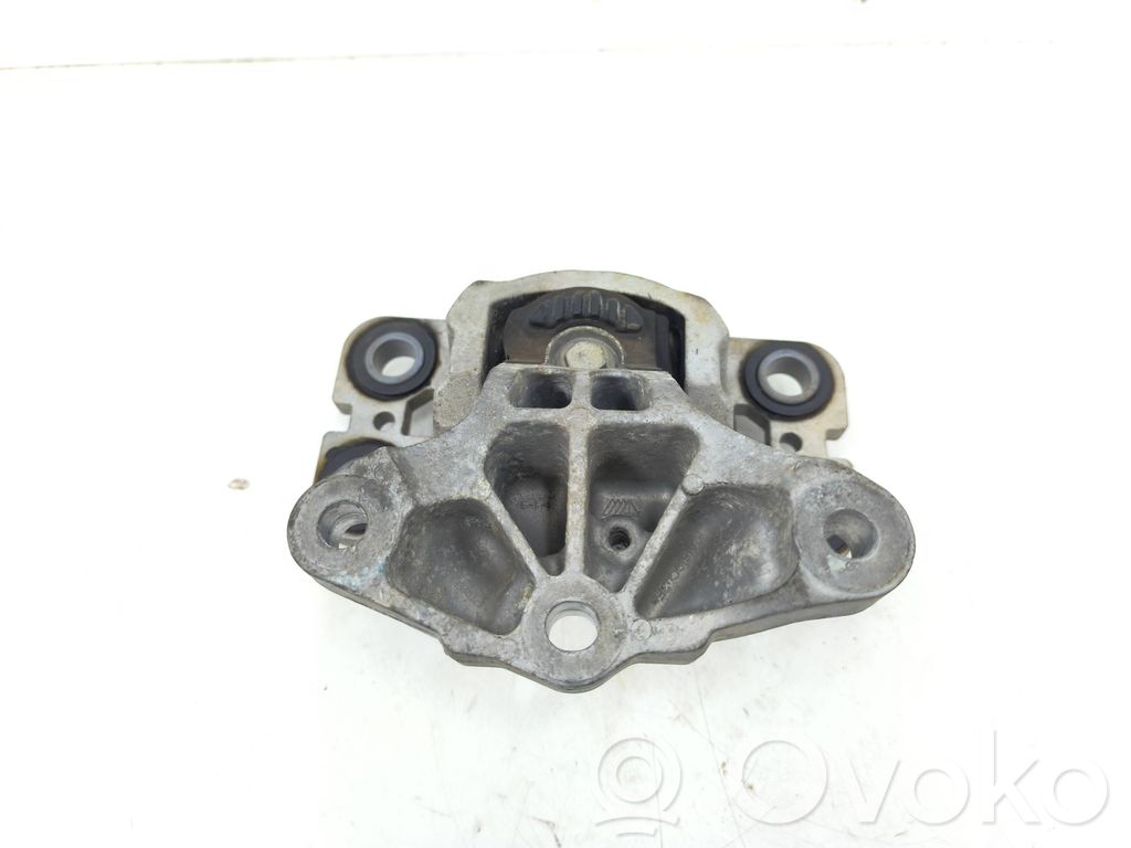 Volvo XC60 Engine mount bracket 