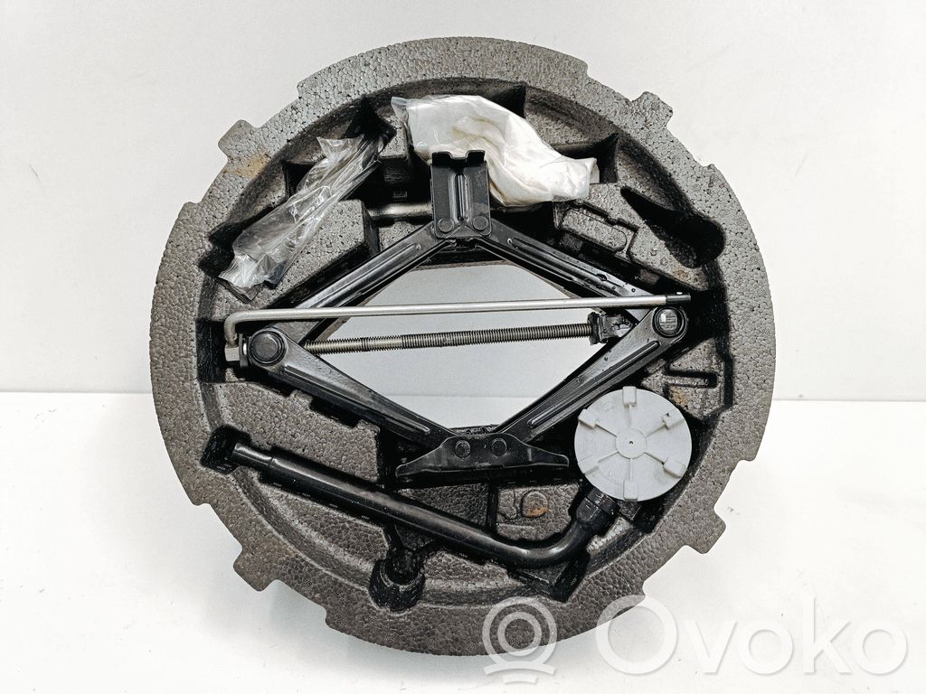 Tool set   31680052,8888528100