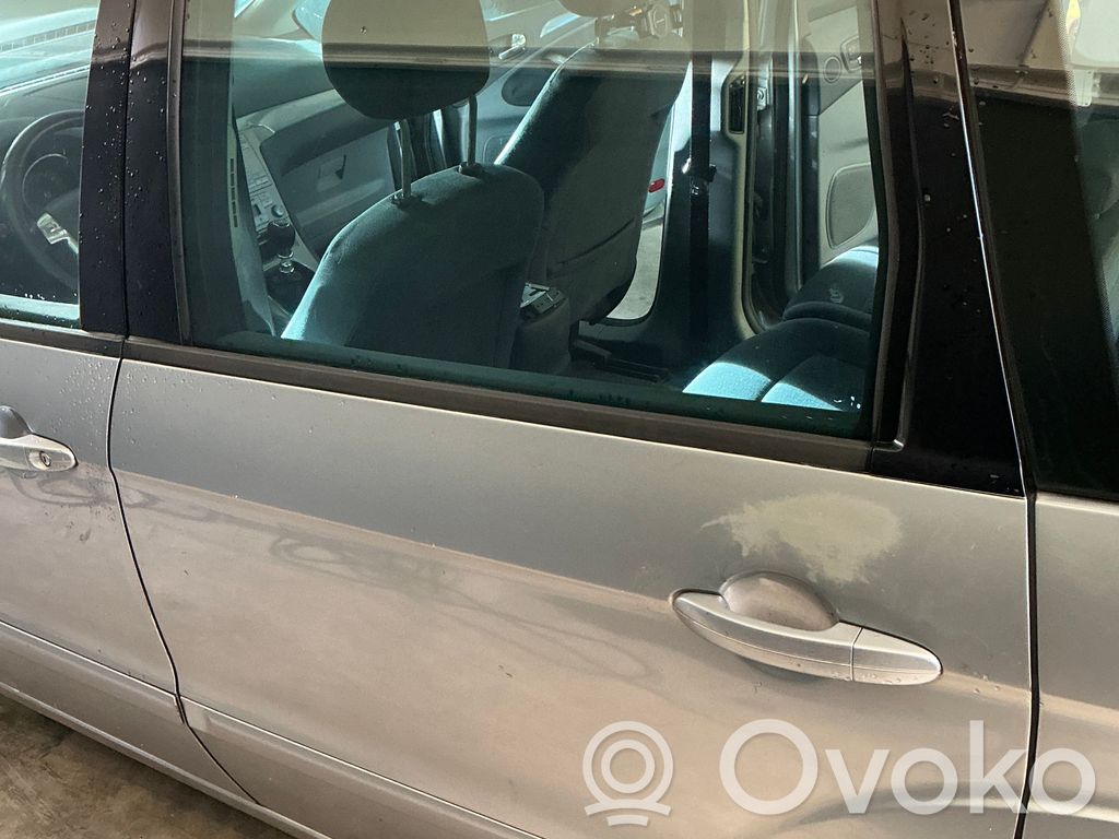 Rear door