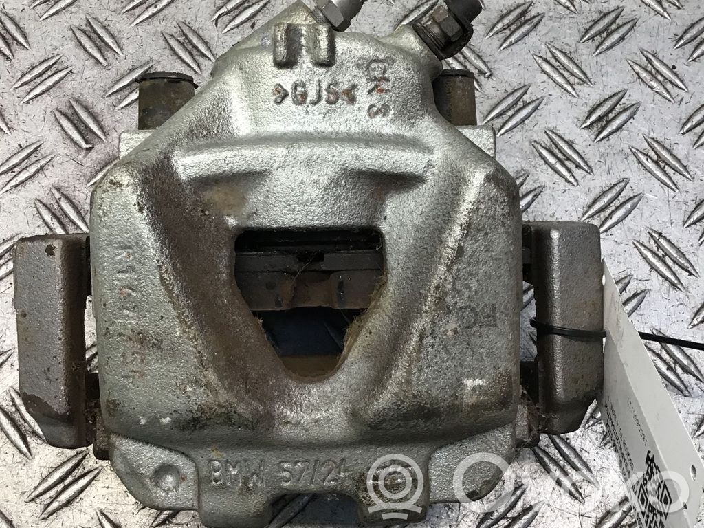 Front brake caliper