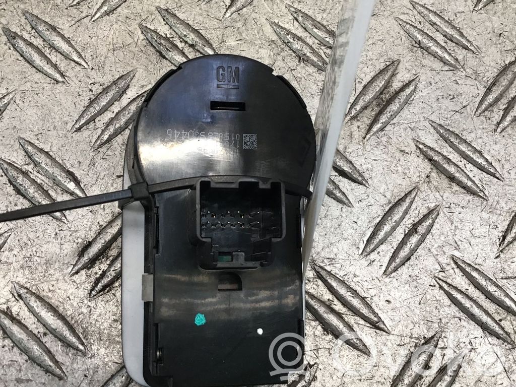 Light switch   13470446