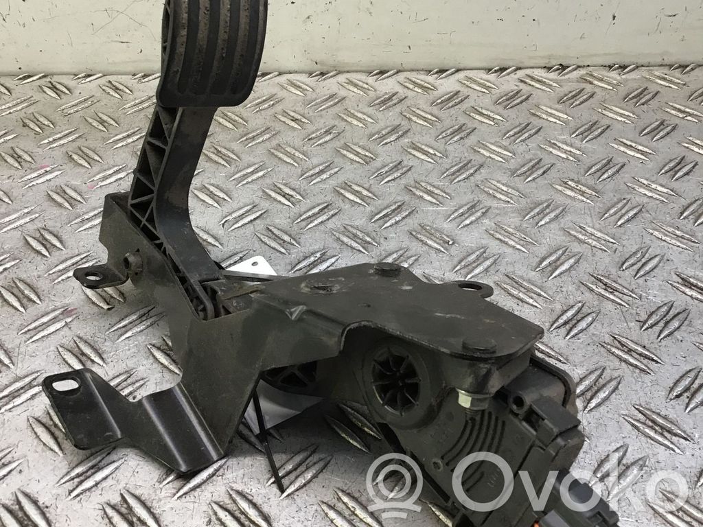 Accelerator throttle pedal   1401280480