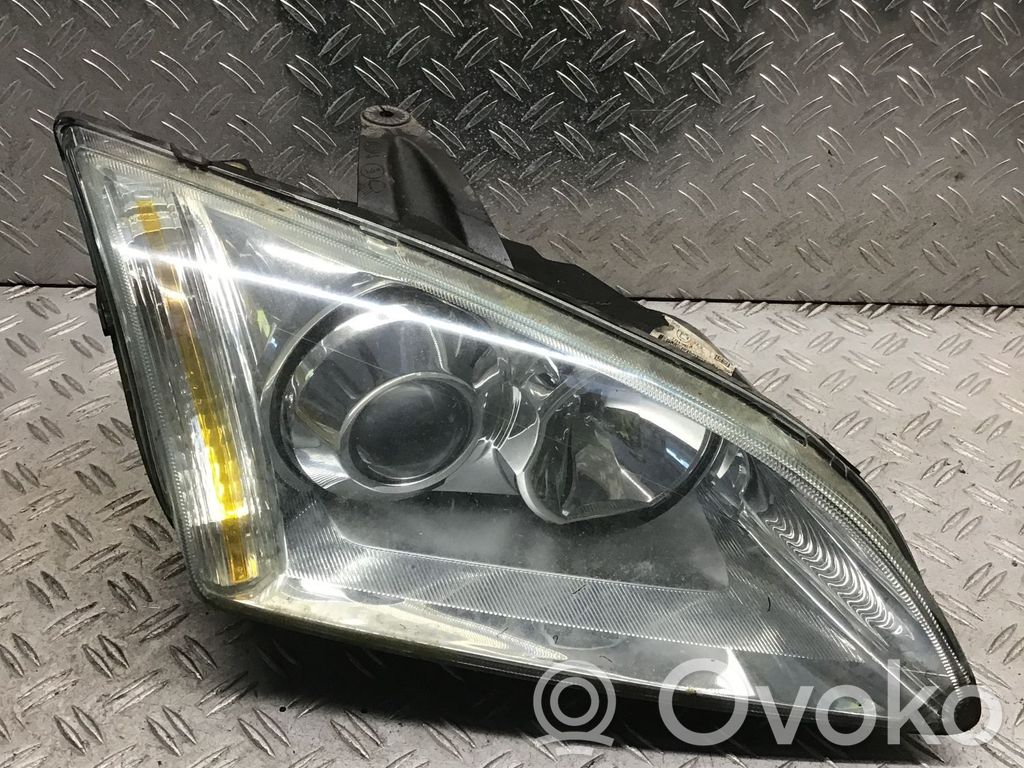 Ford Focus Headlight/headlamp 