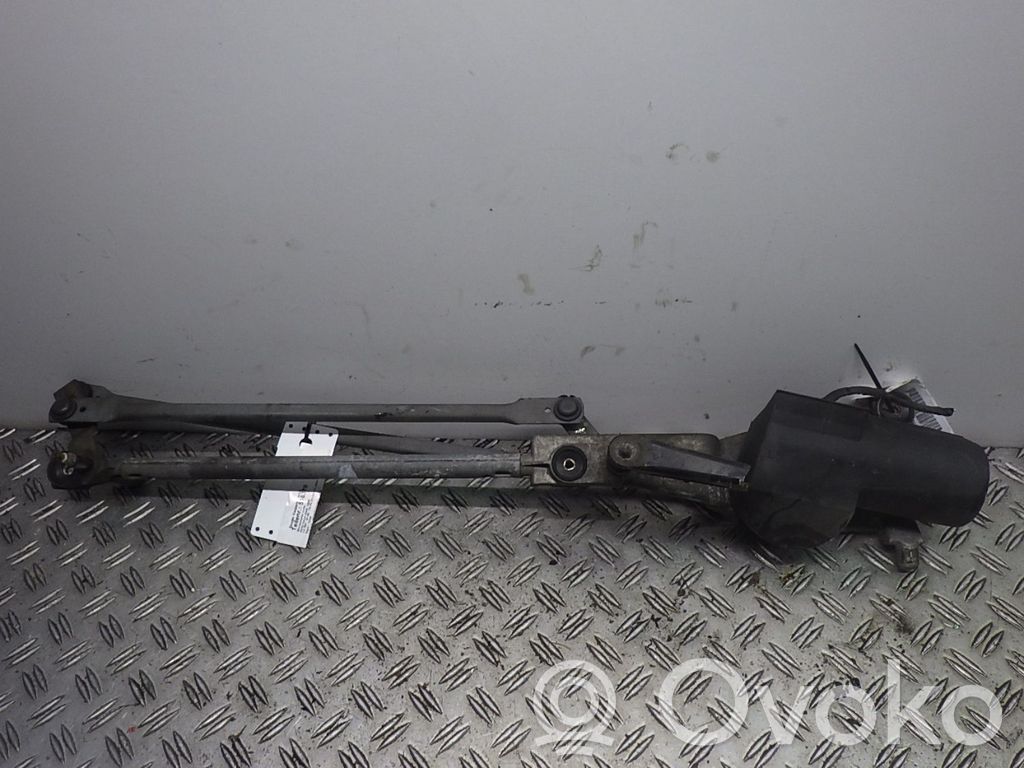 Front wiper linkage