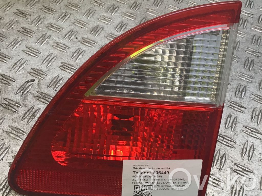 Tailgate rear/tail lights