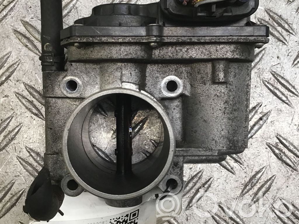 Throttle valve   RF7J136B0C