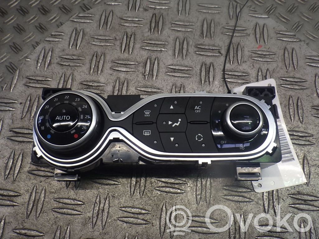 Renault Twingo III Climate control unit 
