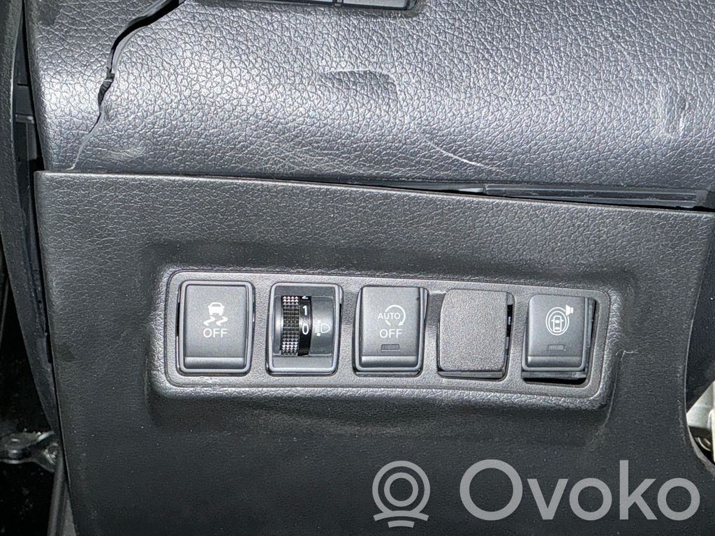 Nissan Pulsar Interruptor de luz 