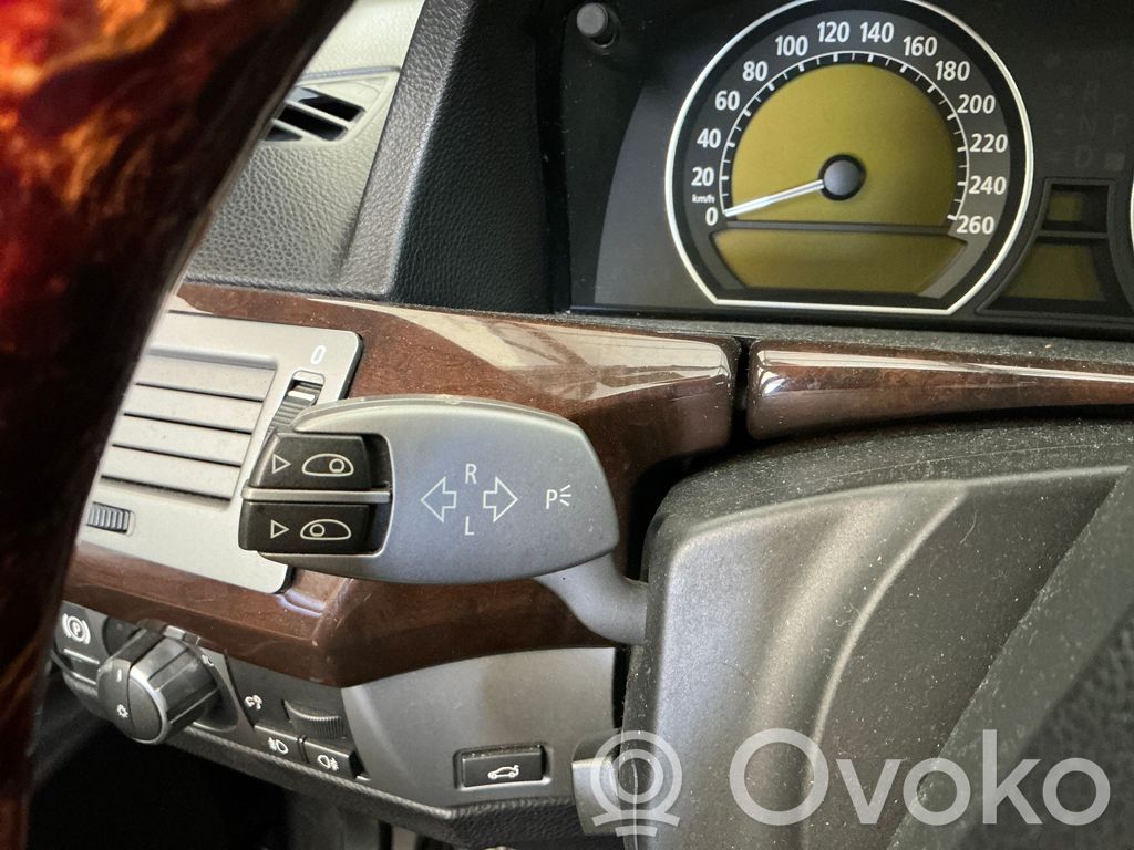 BMW 7 E65 E66 Suuntavilkun vipu 