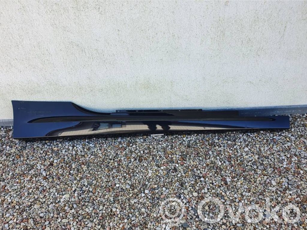 BMW 8 G15 Moldura del faldón delantero lateral 