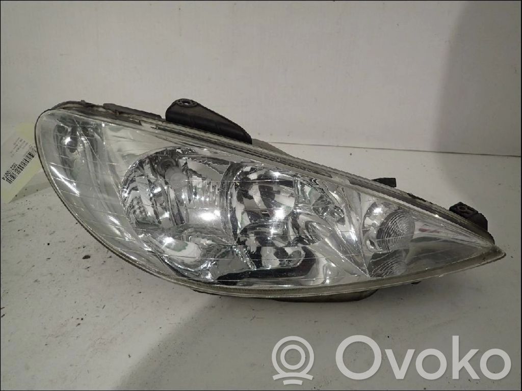 Peugeot 206 Lampa przednia 