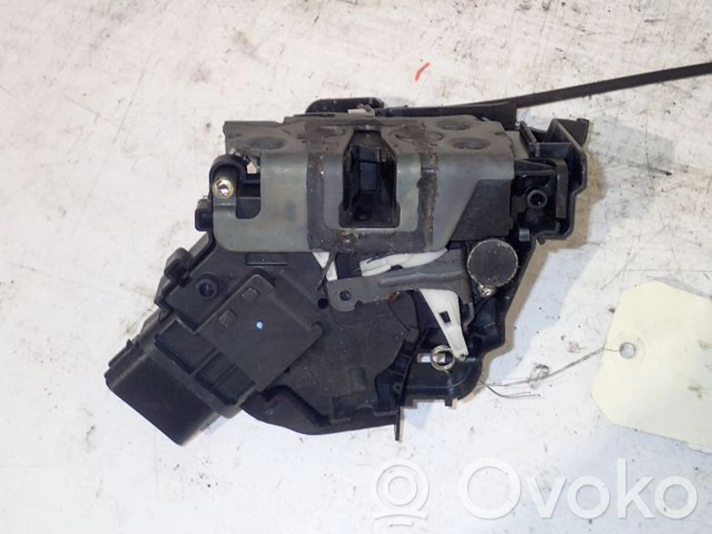 Ford C-MAX I Priekšpusē slēdzene 