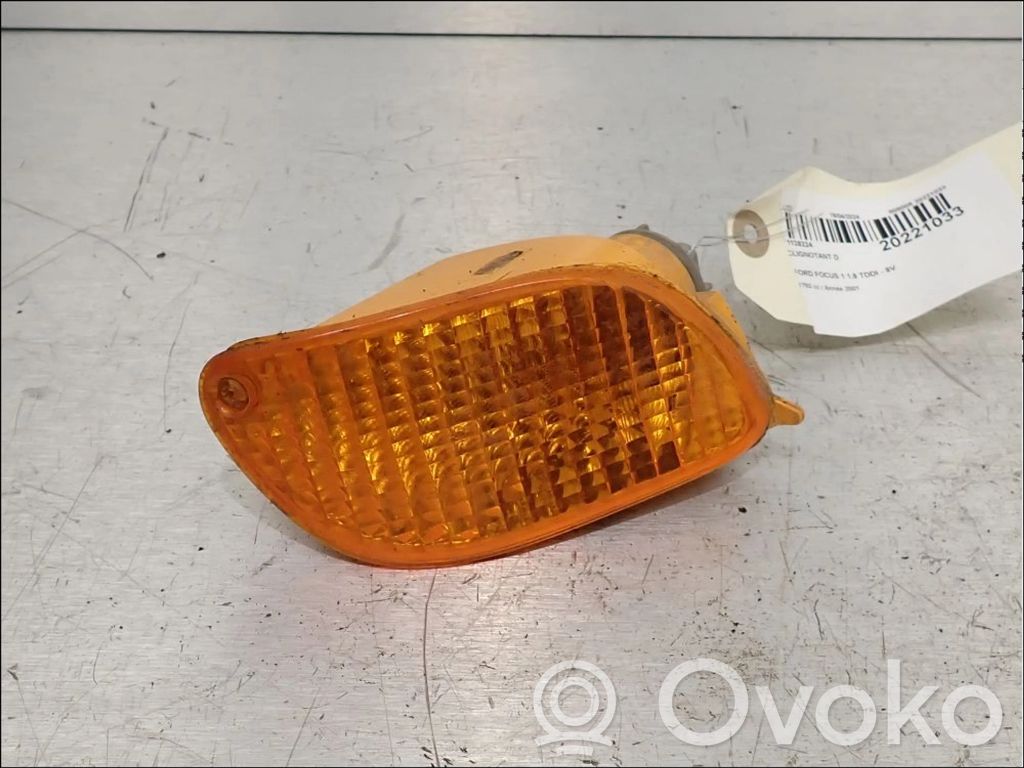 Ford Focus Front indicator light 