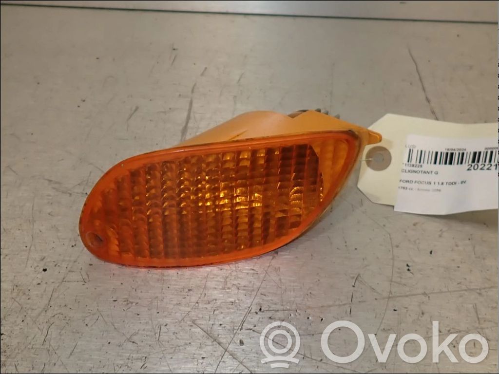 Ford Focus Front indicator light 
