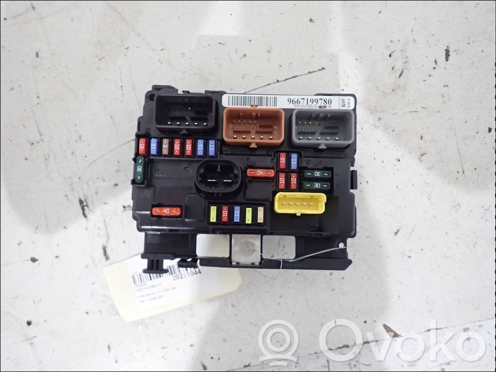 Citroen C3 Fuse module 