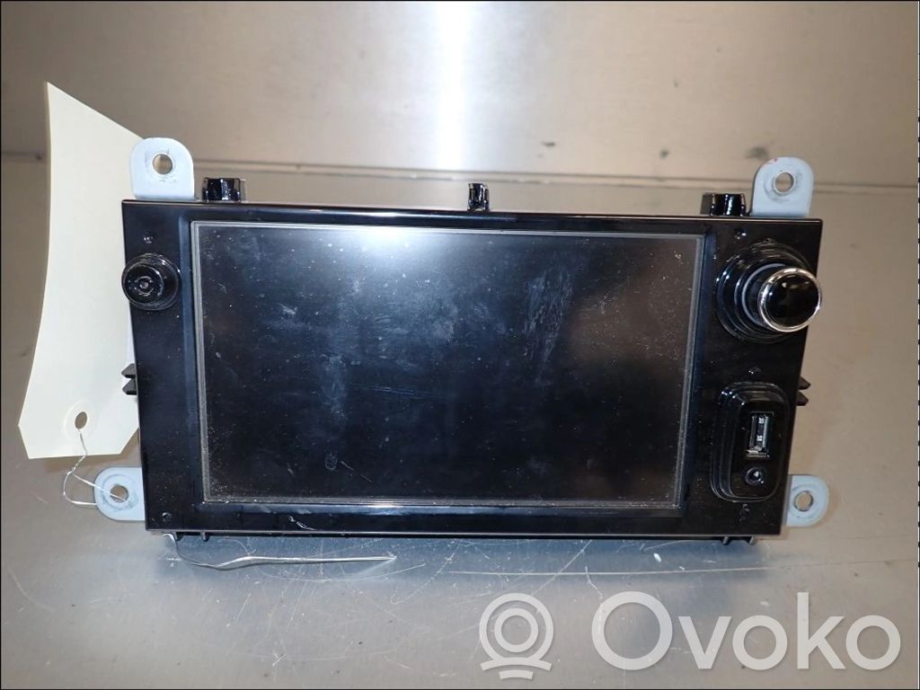 Renault Clio IV Radio/CD/DVD/GPS head unit 