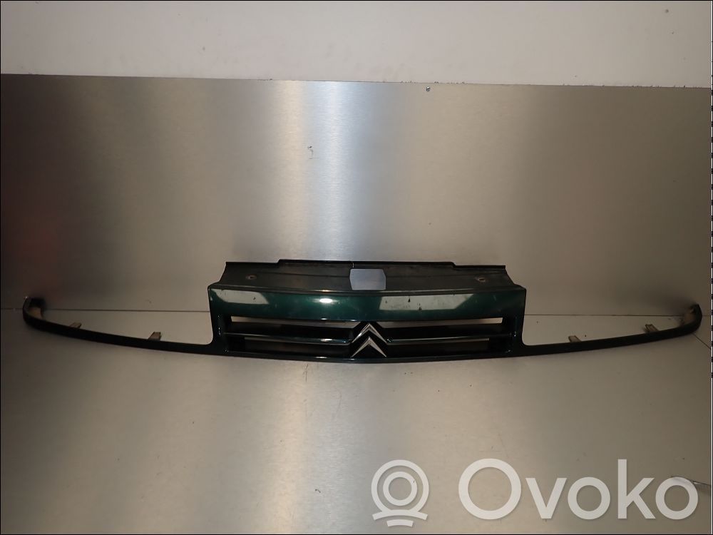 Citroen Xantia Front bumper upper radiator grill 