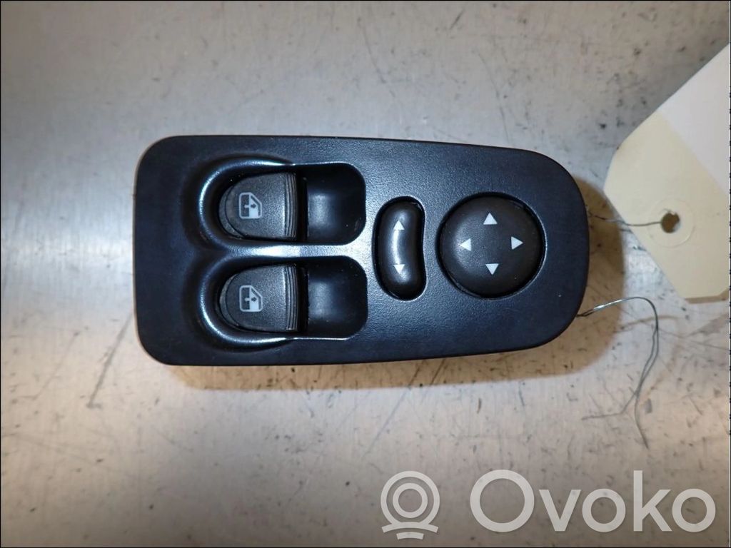 Lancia Ypsilon Electric window control switch 