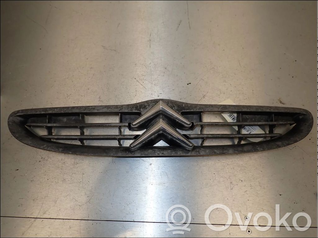 Citroen Saxo Etupuskurin ylempi jäähdytinsäleikkö 
