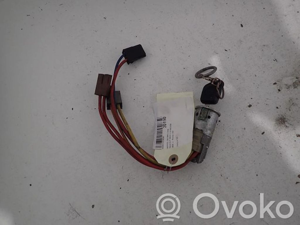 Peugeot 306 Ohjauspyörän lukitus 