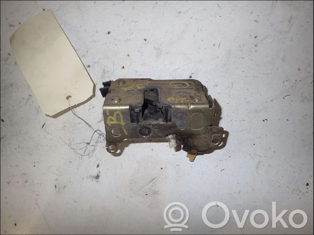Renault Clio I Priekšpusē slēdzene 