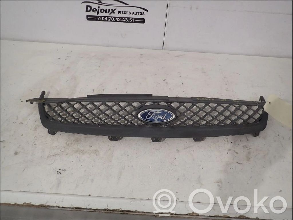 Ford Fiesta Etupuskurin ylempi jäähdytinsäleikkö 