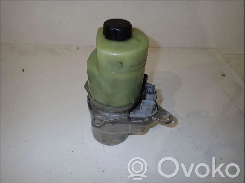 Ohjaustehostimen pumppu   1743471
