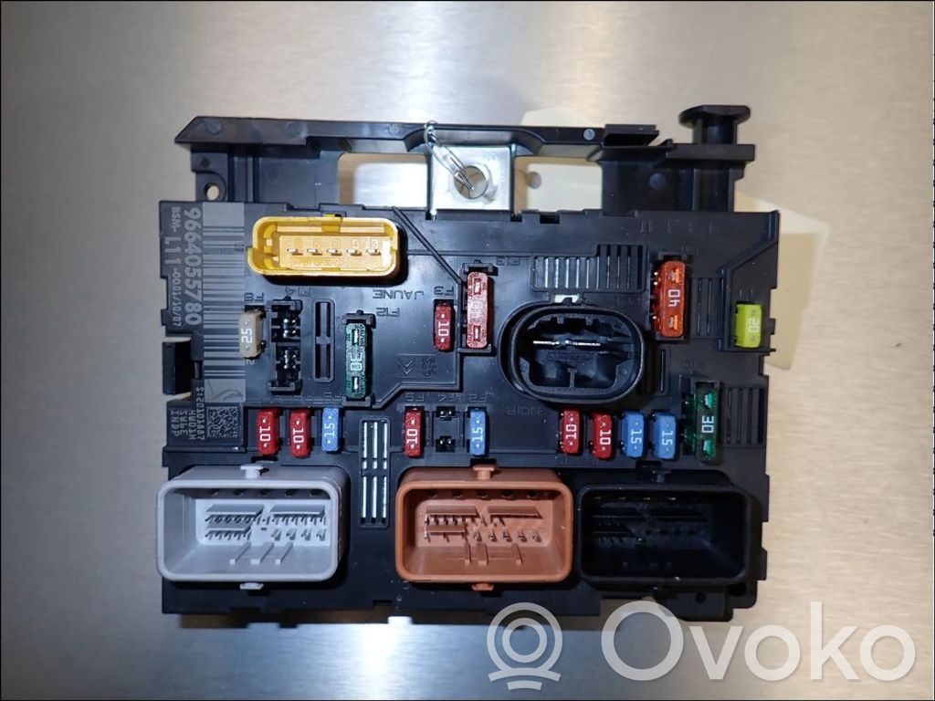 Peugeot 207 Fuse module 