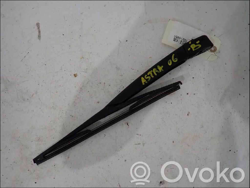 Opel Astra H Rear wiper blade arm 