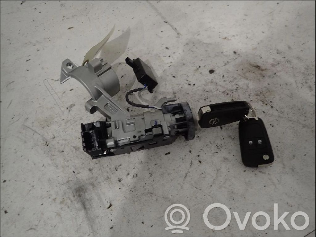 Opel Corsa E Vairo užraktas 
