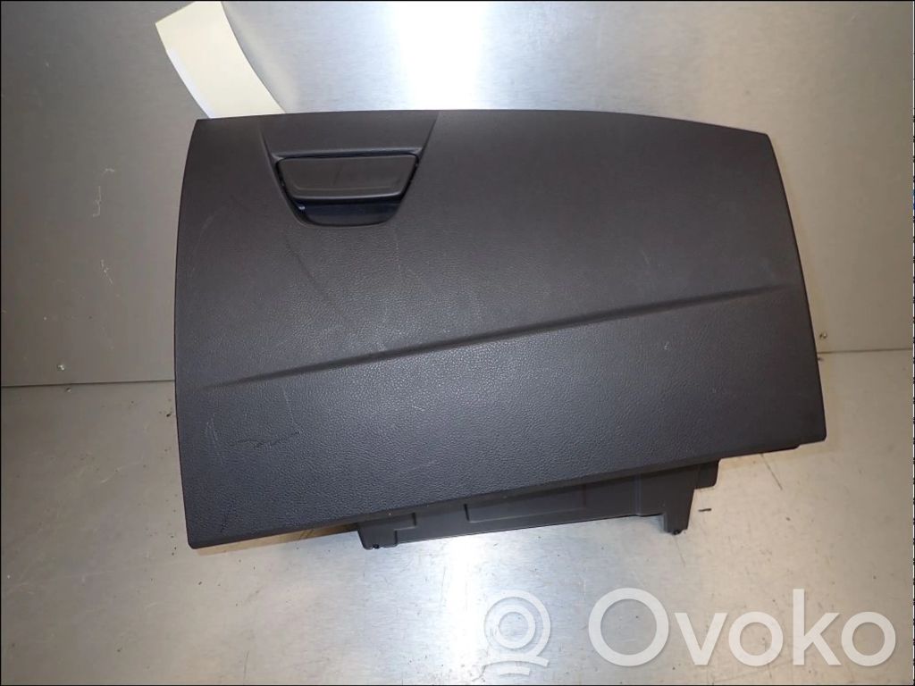 Ford Focus Glove box 