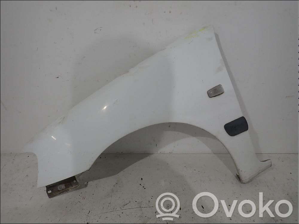 Peugeot 206 Błotnik przedni 