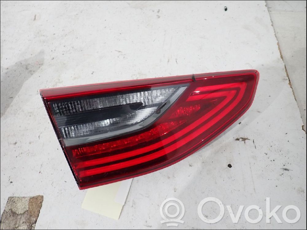 KIA Ceed Takaluukun takavalot 