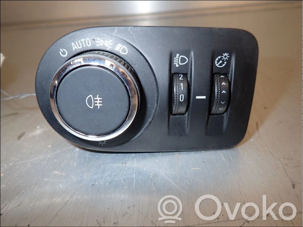 Opel Corsa D Commodo de clignotant 