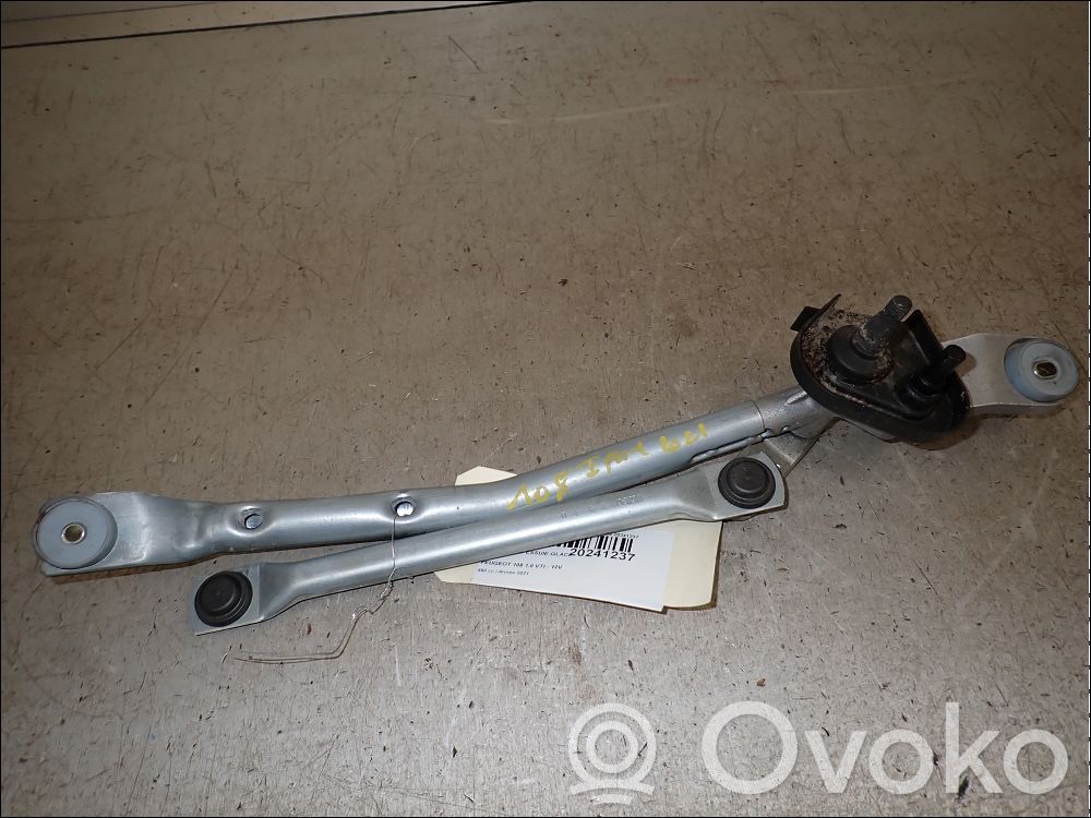 Mechanizm i silniczek wycieraczek szyby przedniej / czołowej   B000779580