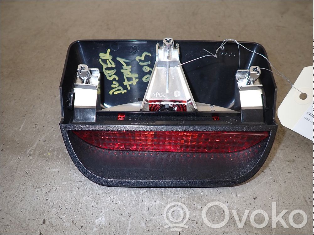 Dacia Duster Third/center stoplight 